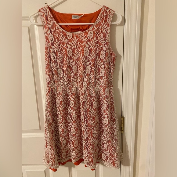 Cute dress - Picture 1 of 3